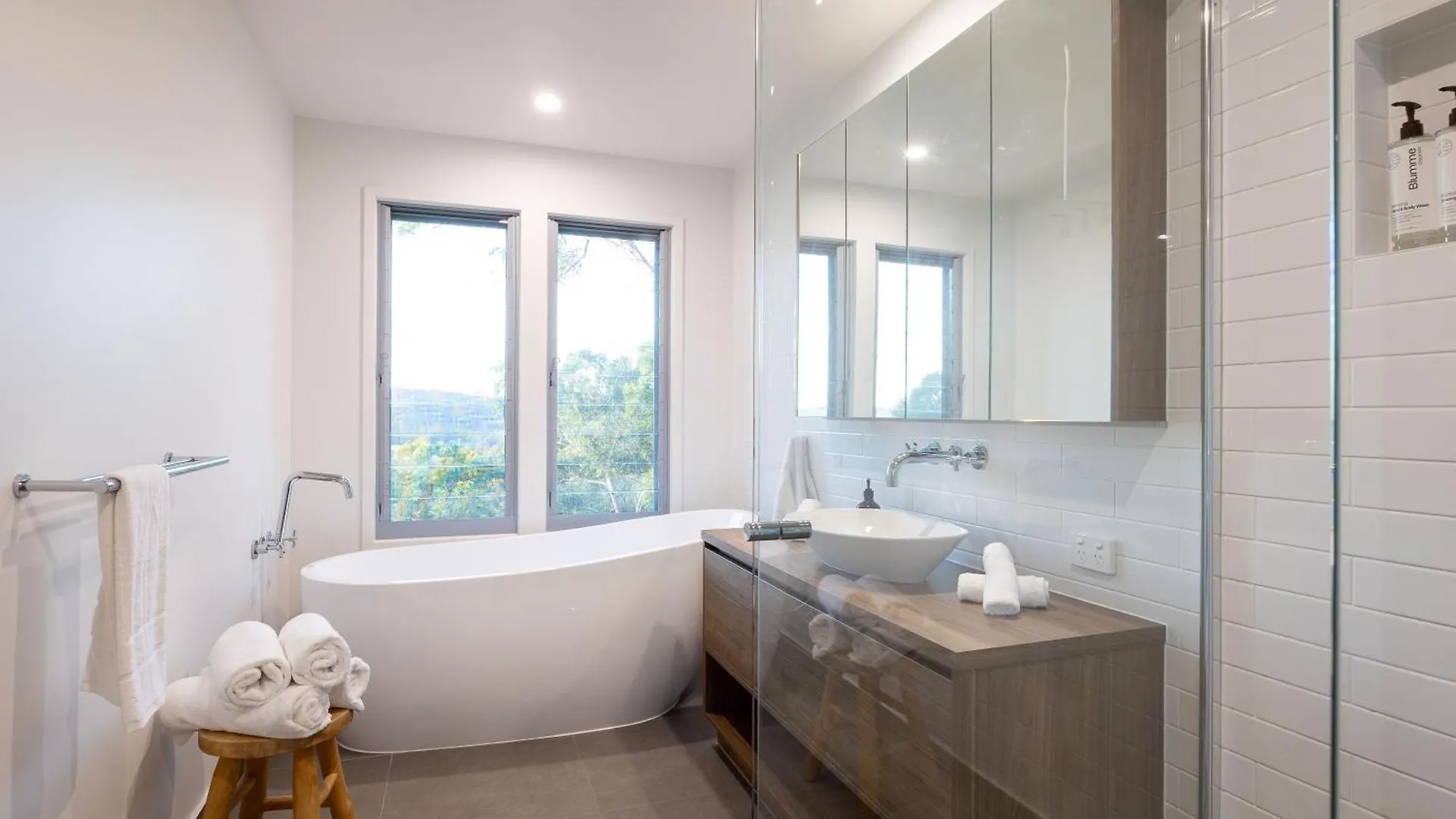 Hinterland Dreamers Poolside Retreat Yandina Creek