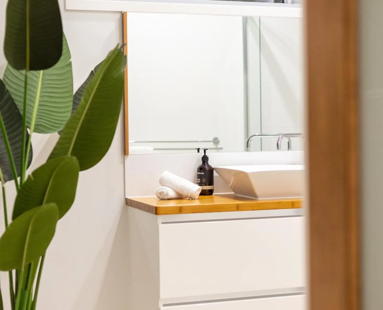 Hinterland Dreamers Poolside Retreat Yandina Creek Holiday home